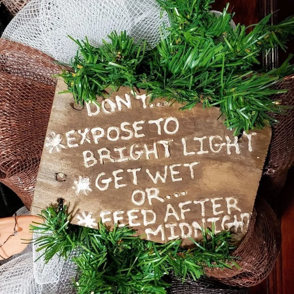 Gizmo Wreath Gremlins Movie 80's Classic Christmas Wreath with Lights